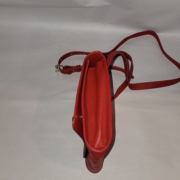 Hank & Henry Red Shimmer Crossbody Handbag • Adjustable Shoulder Strap - Picture 9 of 10